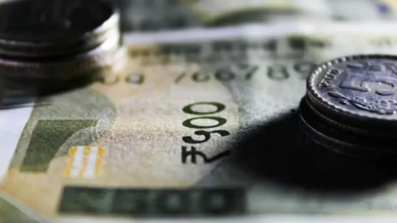 8-வது ஊதியக் குழுவில் உங்கள் சம்பளம் எவ்வளவு உயரும்..? வருமான வரி எவ்வளவு பிடித்தம் செய்யப்படும்..?