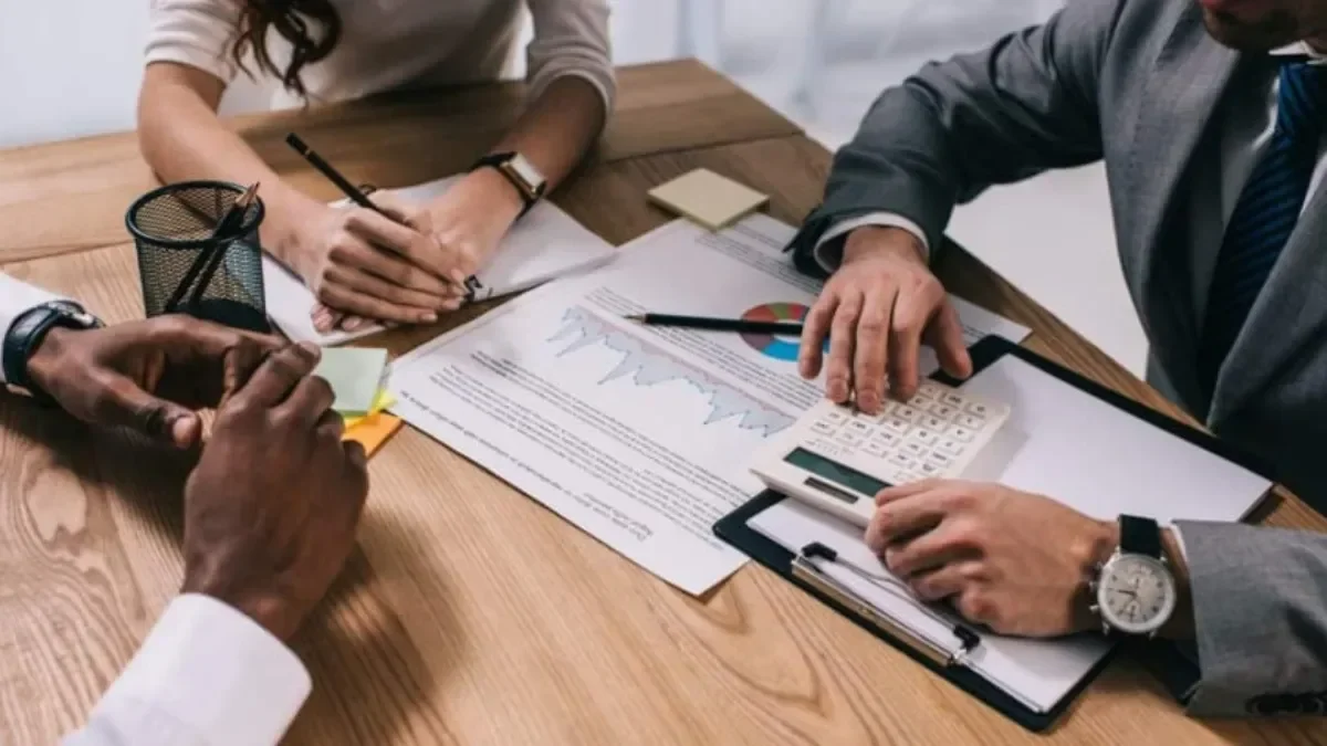 Breaking: மாதம் ரூ.1 லட்சம் சம்பளம்.. இந்தியாவின் நிதித்துறையில் அதிக சம்பளம் தரும் வேலைவாய்ப்புகள் இவைதான்.!!