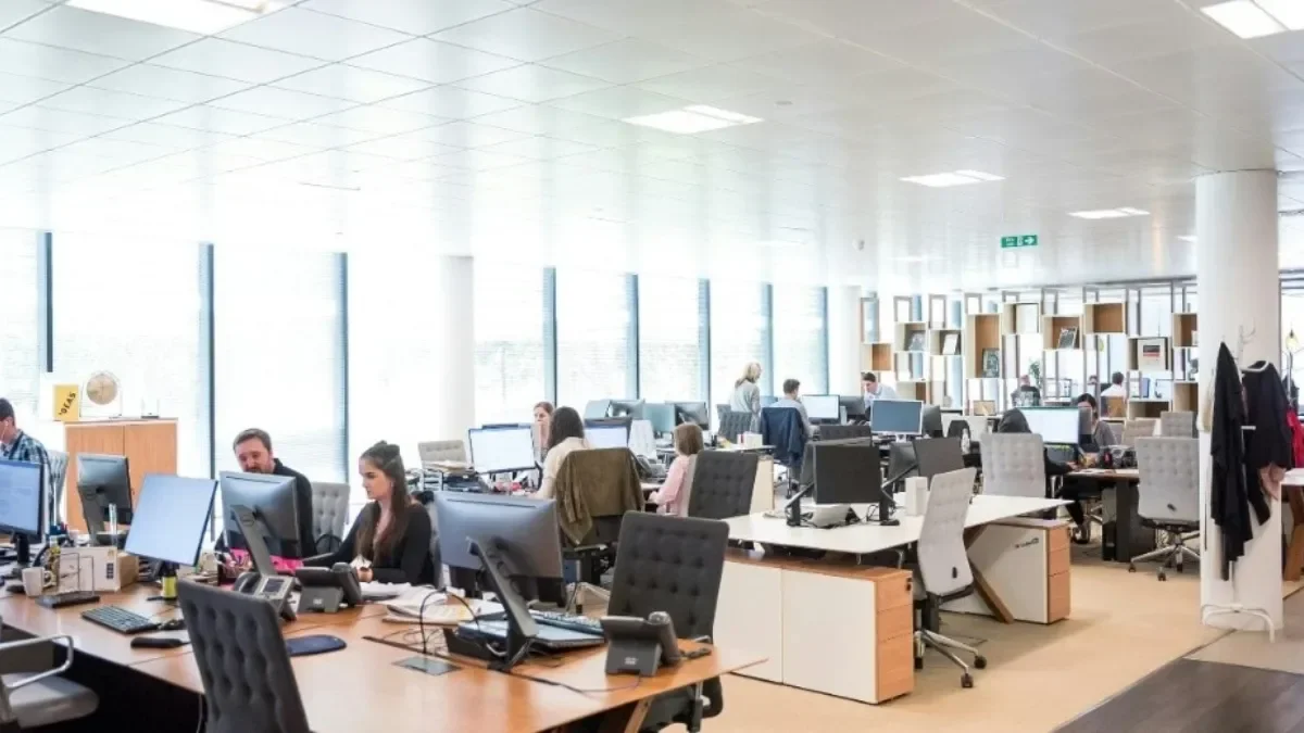 உலக நிறுவனங்களுக்கே இந்தியா தான் தலைமை.. 25 சிறந்த பணியிடங்களில் 16 நிறுவனங்கள் நம் நாட்டில் தான்.!