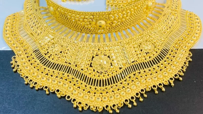 Weekendஇல் வேலையை காட்டிய தங்கம்!! அதிரடியாக உயர்ந்த விலை..!! இனி இப்படிதானா?