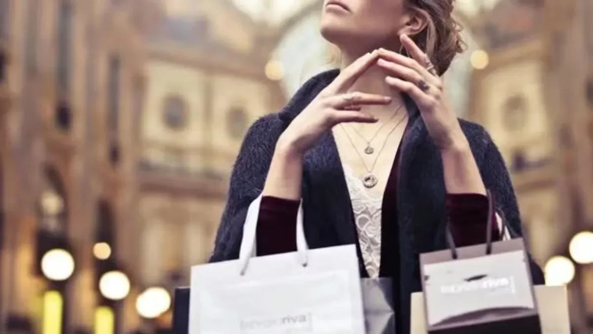 காசு தான் முக்கியம்.. காதல் இல்ல.. கணவனின் ரூ.6 லட்சம் சம்பள வேலை பறிபோனதால் விவாகரத்து செய்த மனைவி! – Allmaa