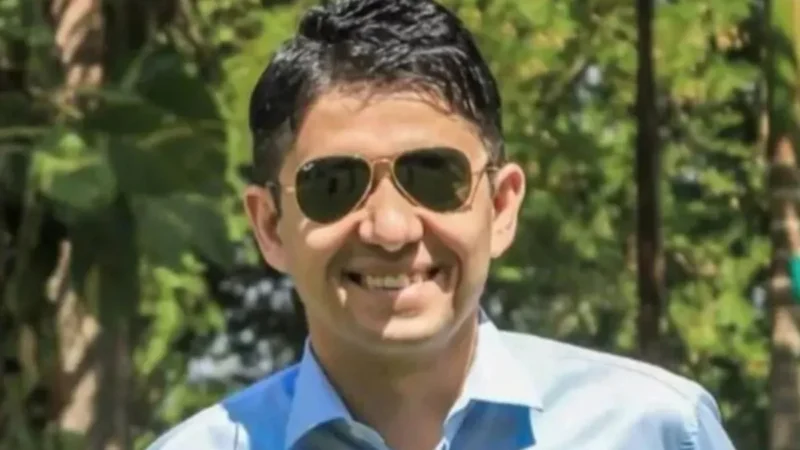 Breaking: இந்தியாவின் மிகப் பெரிய பணக்கார ஐ.ஏ.எஸ். அதிகாரி! – வெறும் ரூ.1 சம்பளம் வாங்கிய அமித் கட்டாரியா.!